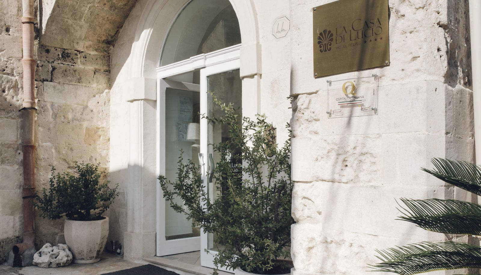 Info - La Casa di Lucio Hotel Relais