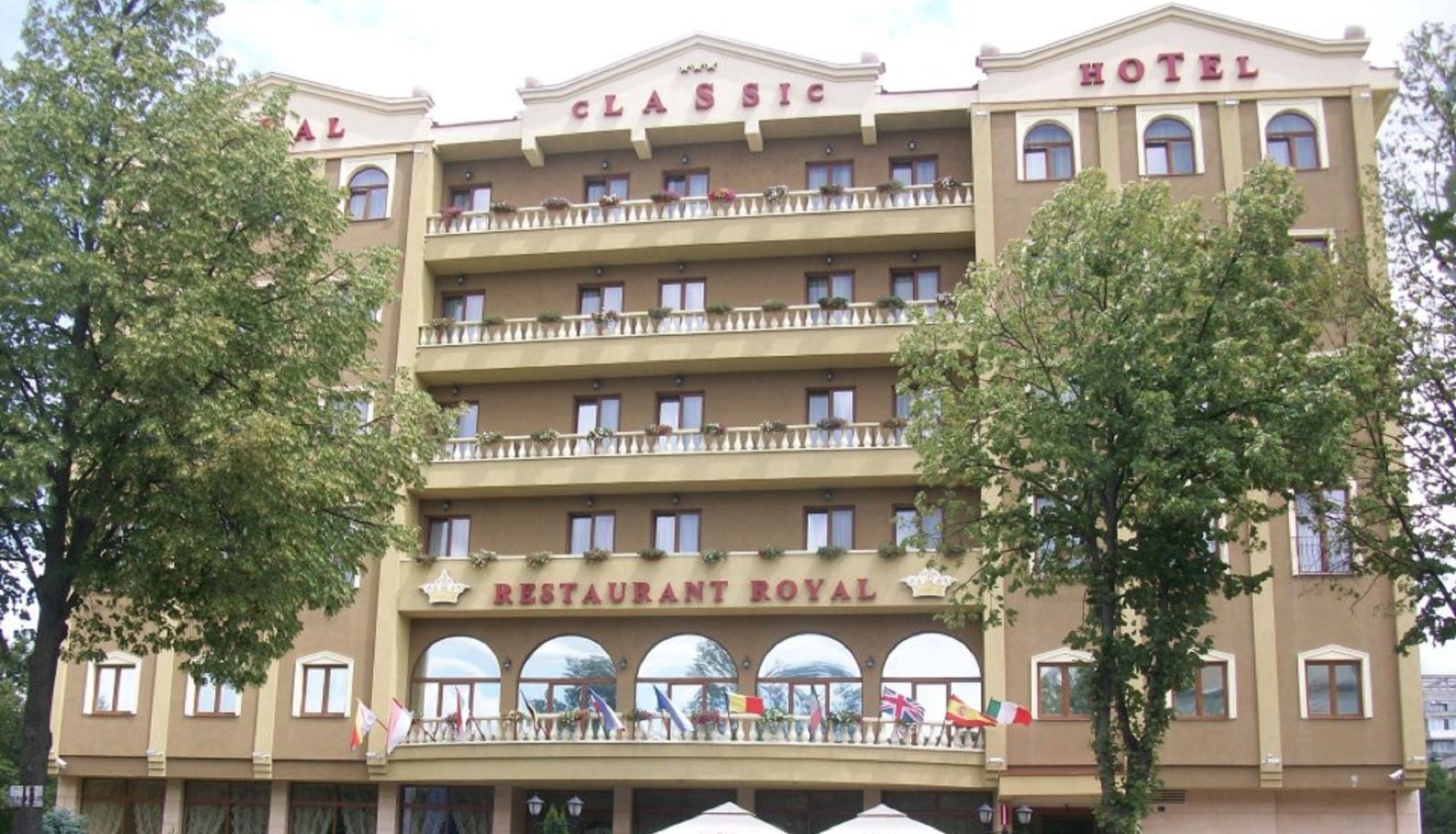 Hotel outdoor area - Royal Classic Hotel