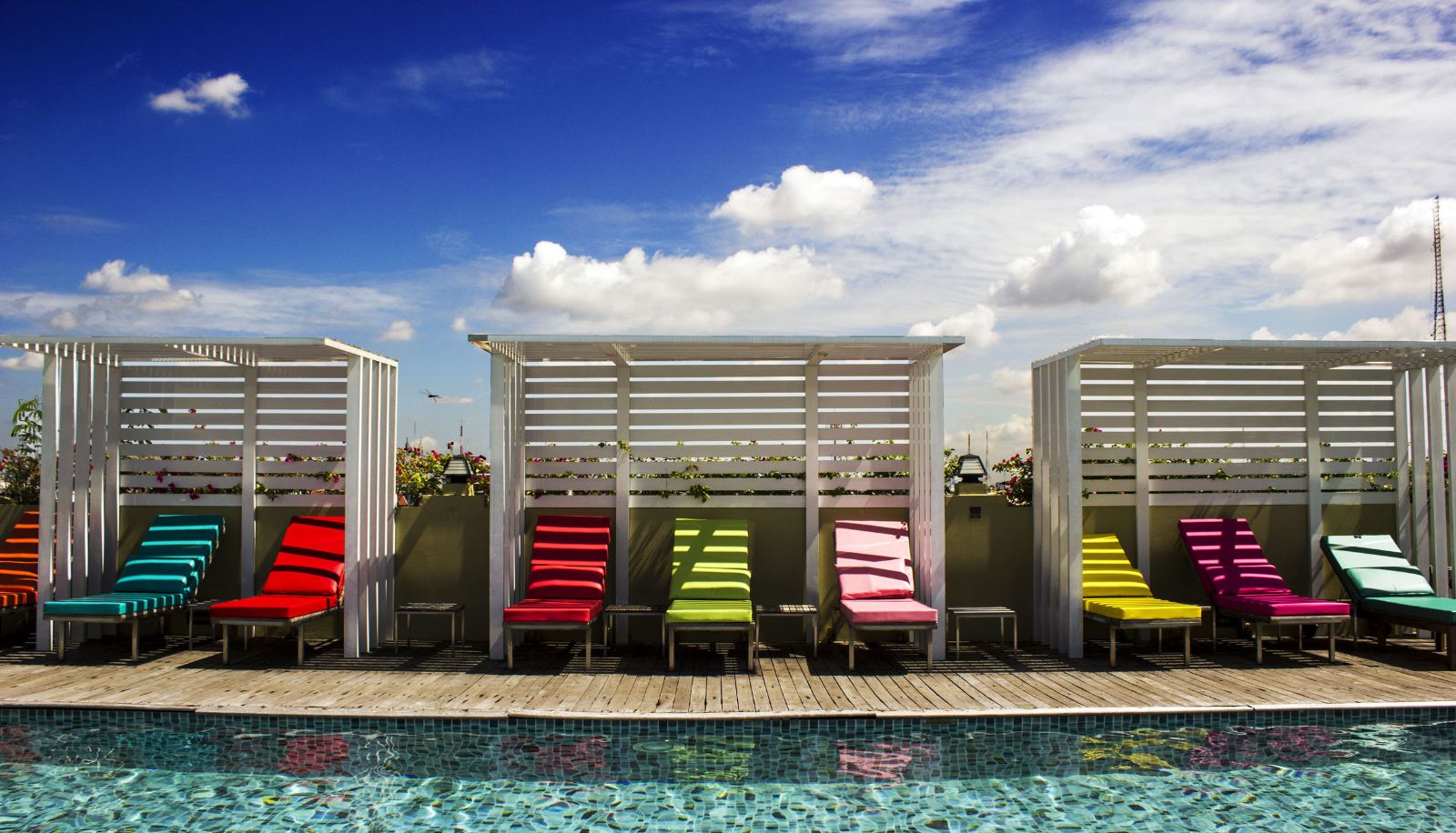 Piscine - Nouvo City Hotel