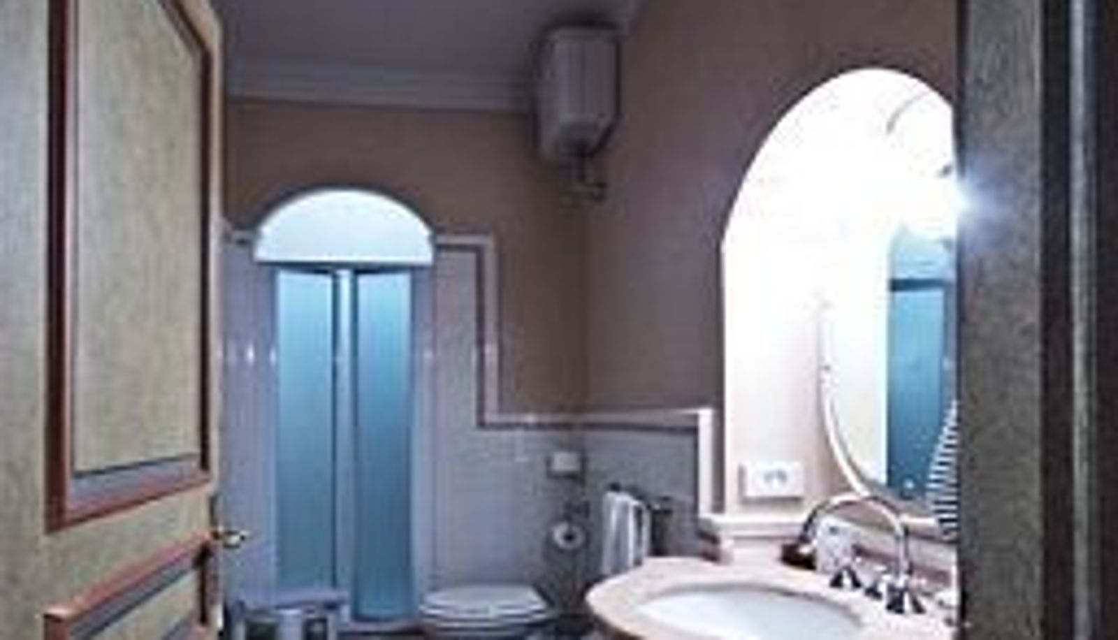 Cuarto de baño - Arnaldo Aquila d’oro