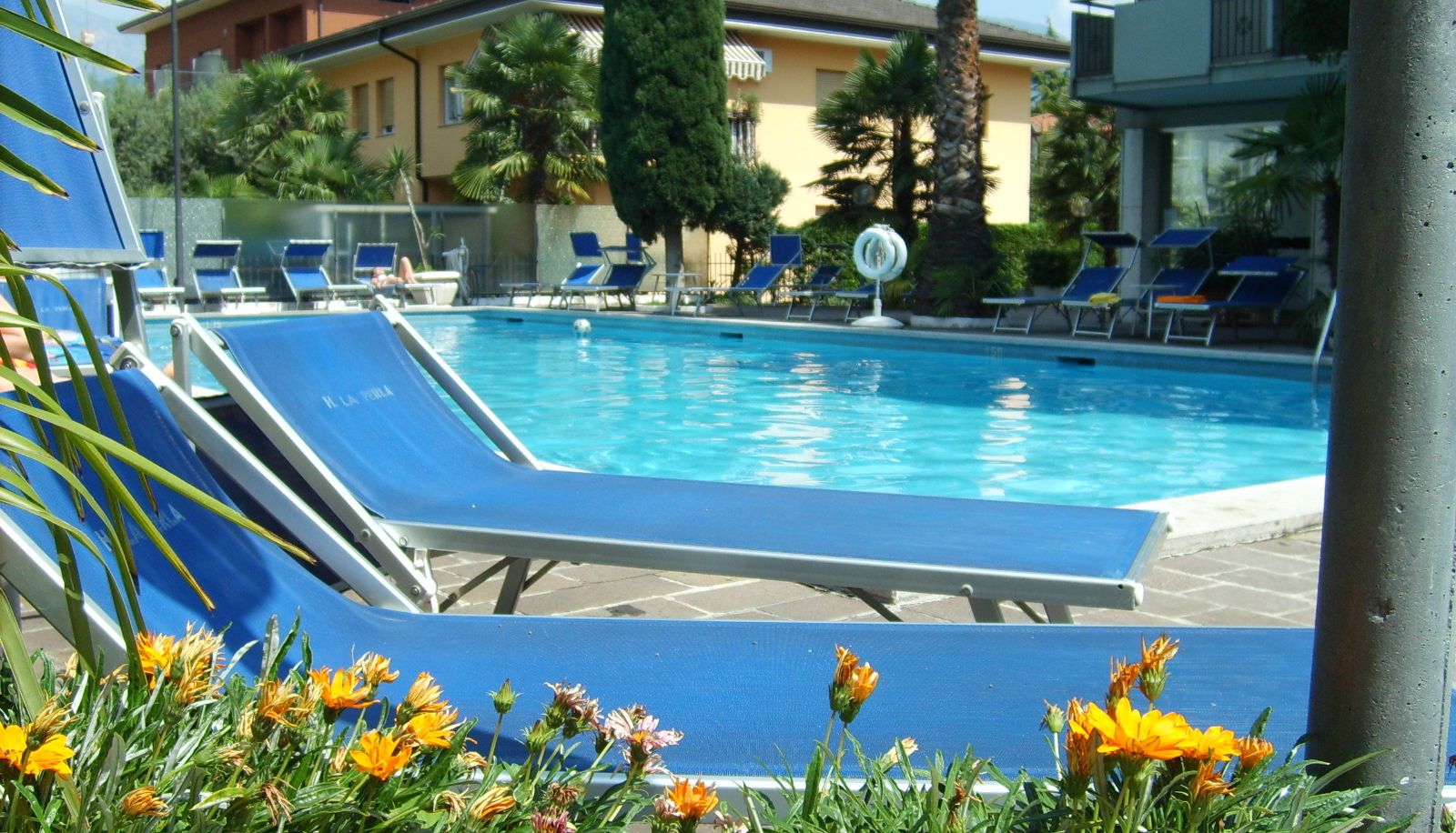 Buitenruimte van het hotel - La Perla