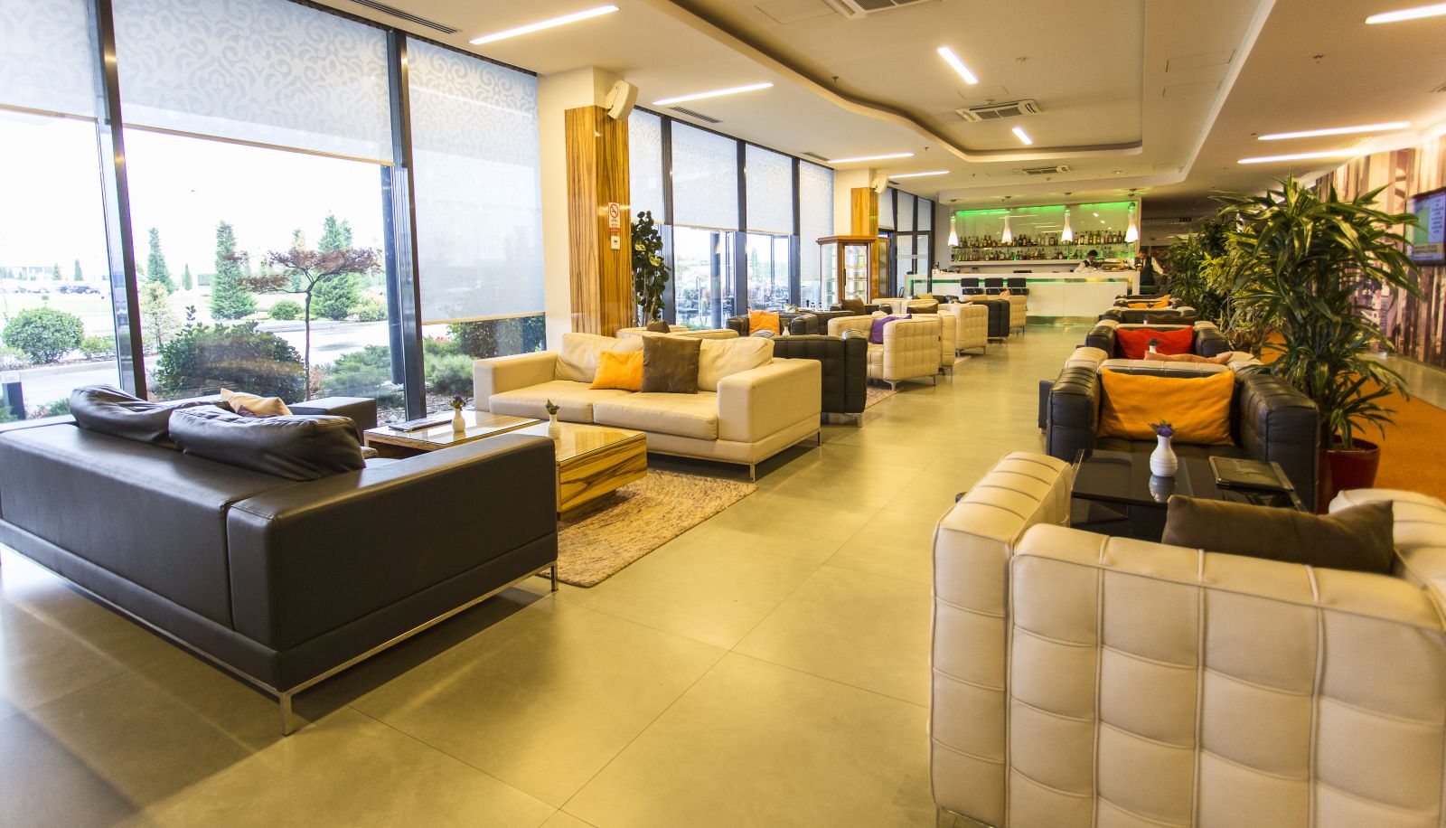 Bar - Emerald Hotel