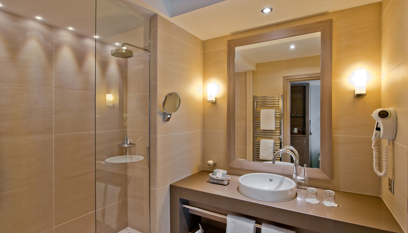 Badezimmer - Le Nouveau Monde Hôtel & Spa