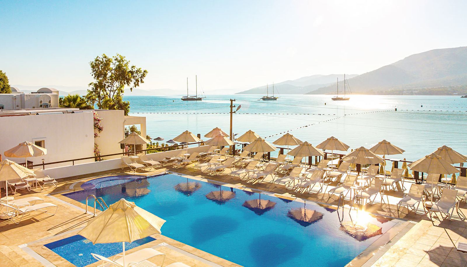 Uitzicht - Sina Hotel Suites Spa Beach (Adult Only +14)