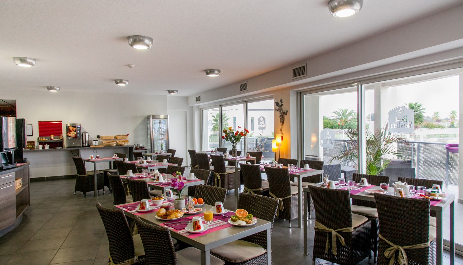 Breakfast room - Perpignan Sud  Hôtel Les Dômes The Originals City