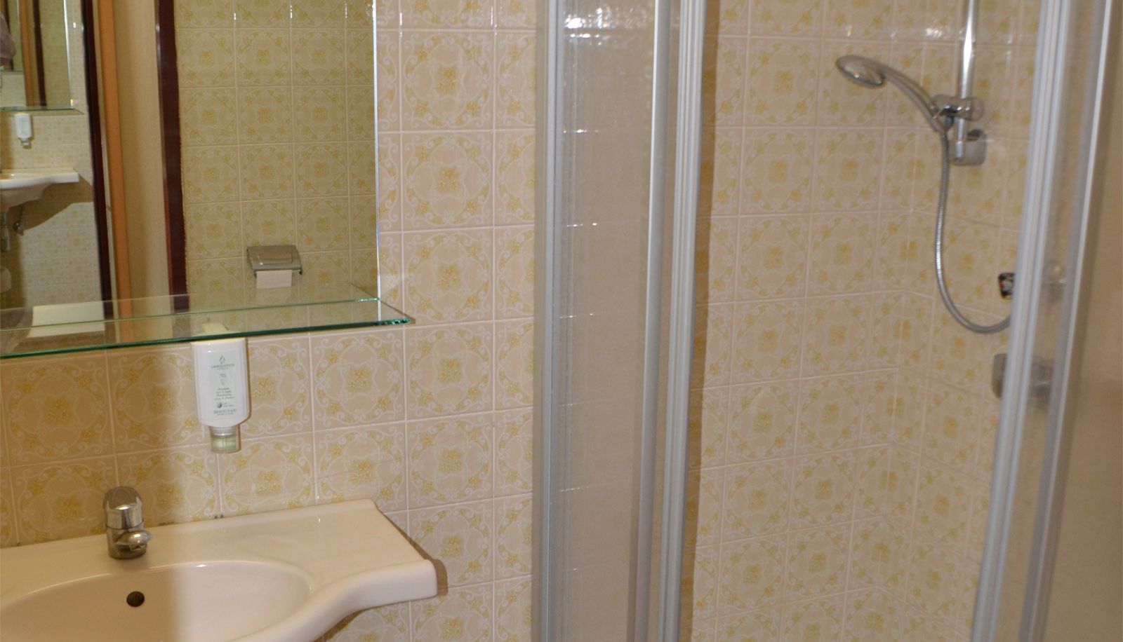 Bathroom - Parkhotel Garni
