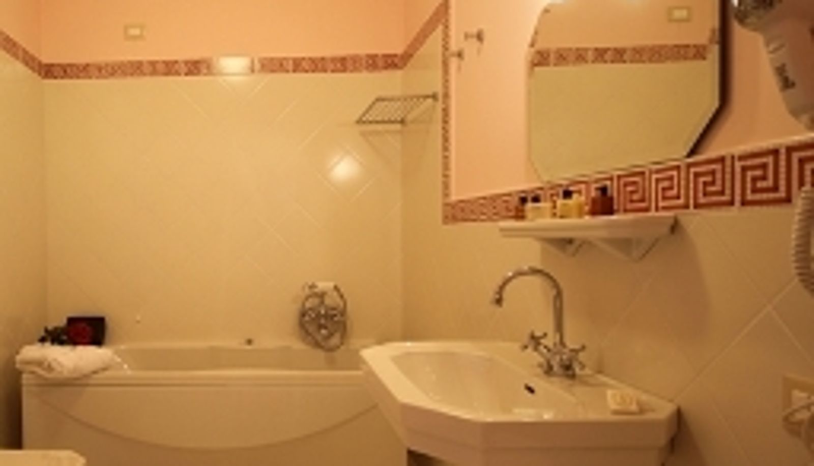 Bathroom - Palace Hotel Una Nuova Strada