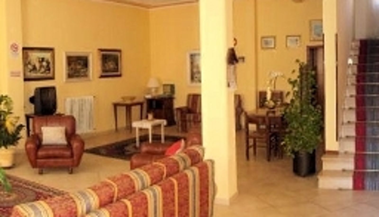 Salón - Verena Dependance Savoia & Campana