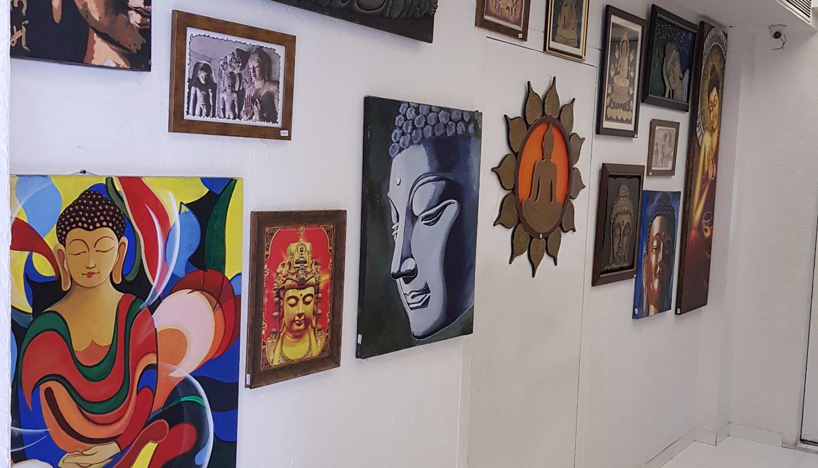Shop - Dragonfly Hotel Near J B Nagar Gurudwara
