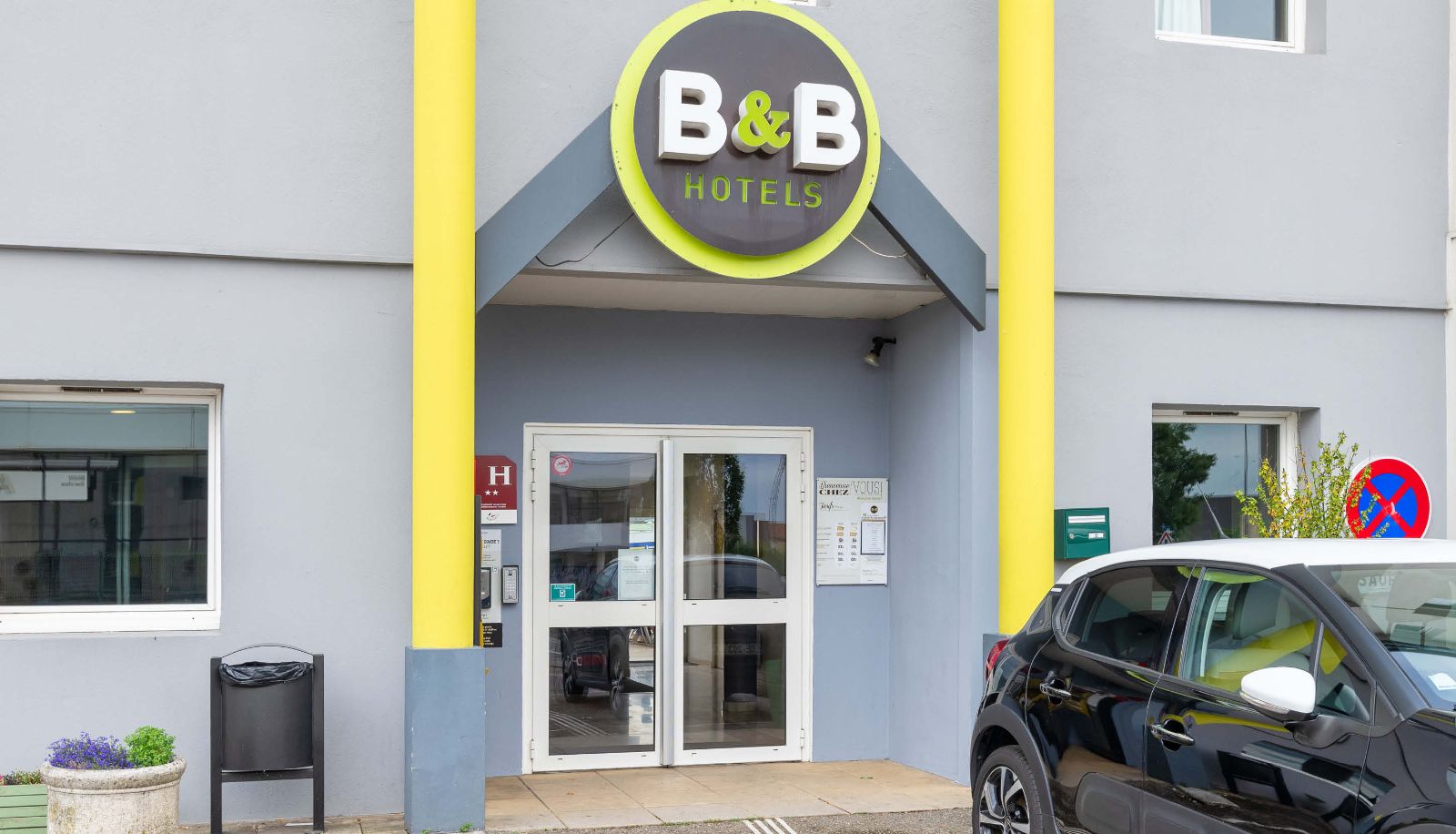 Buitenruimte van het hotel - B&B HOTEL Lyon Grand Stade Meyzieu