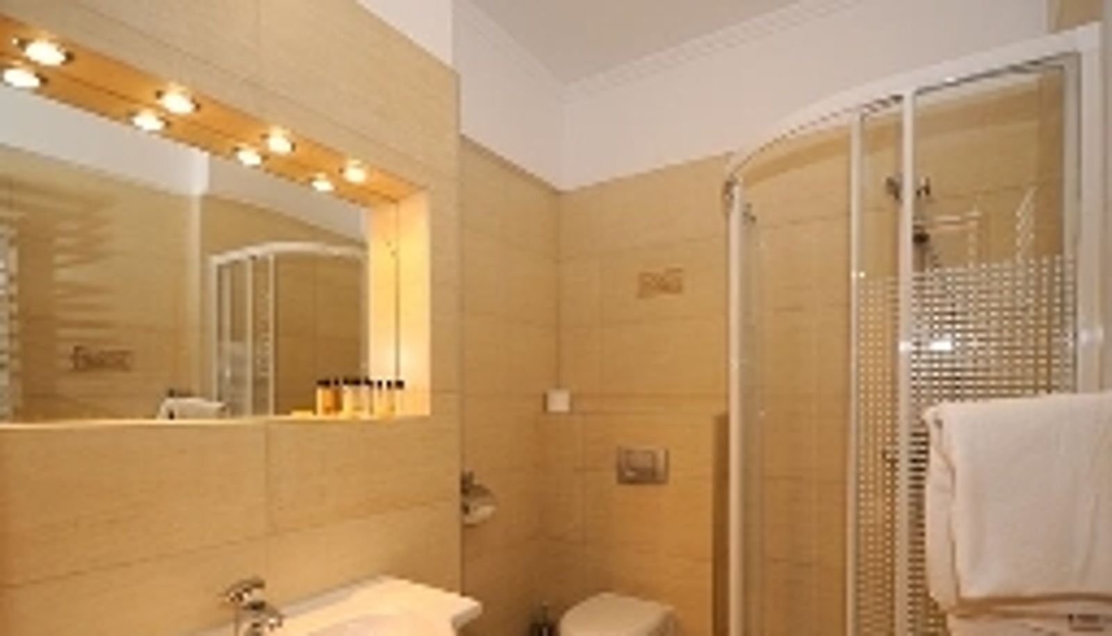 Badezimmer - Hotel Salamandra