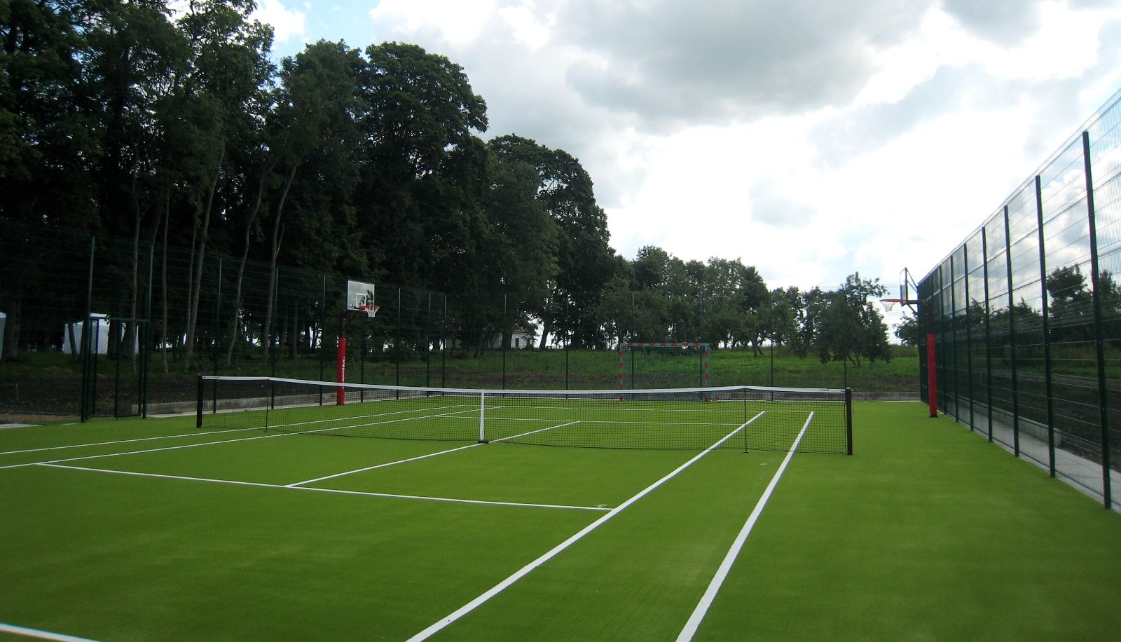 Pista de tenis - Bistrampolis Manor