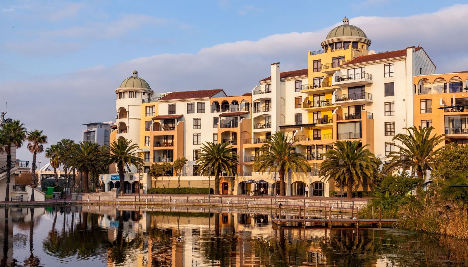 Zona exterior del hotel - Island Club Hotel & Apartments
