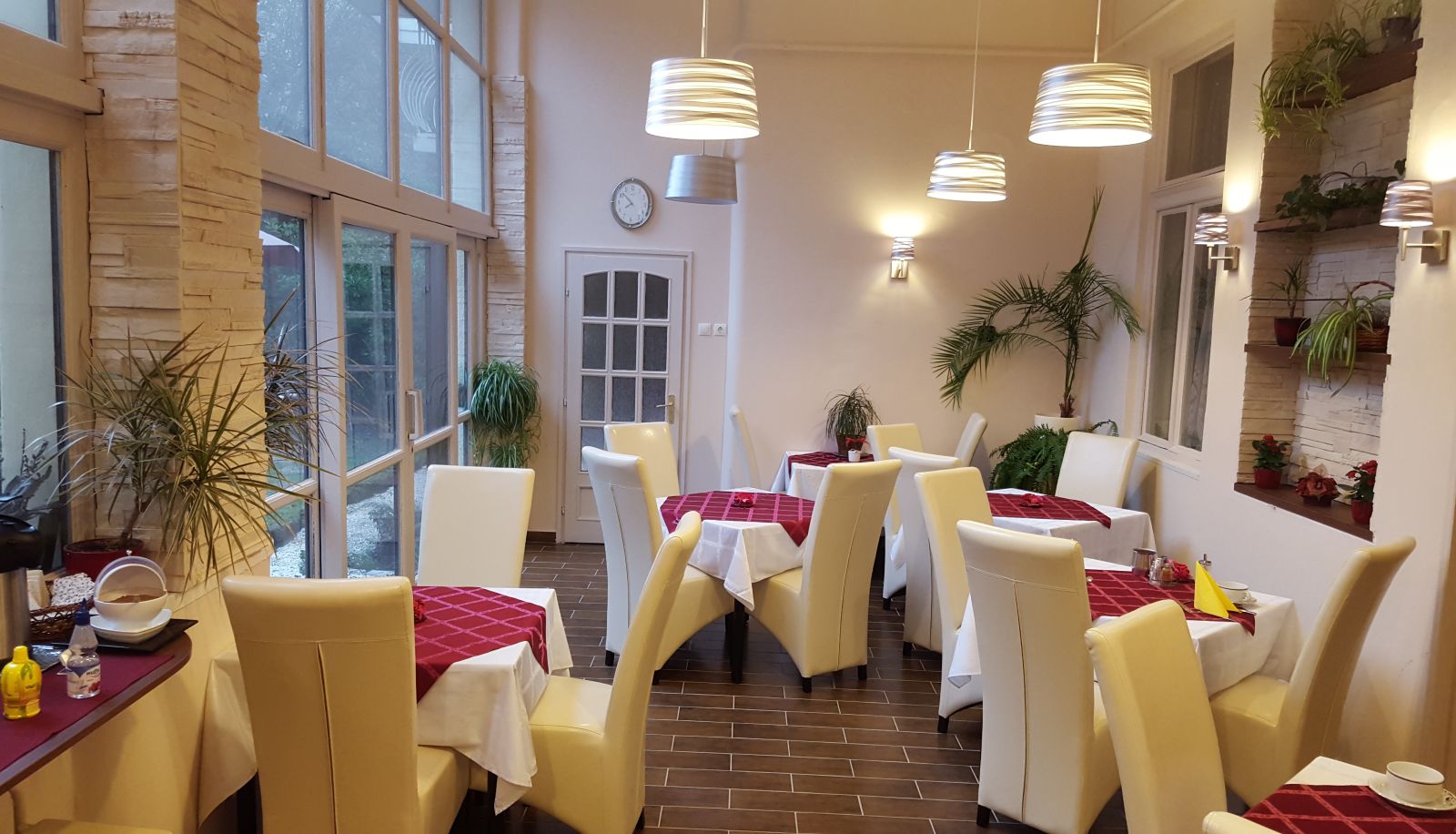 Frühstücksraum innerhalb des Restaurants - Romantik