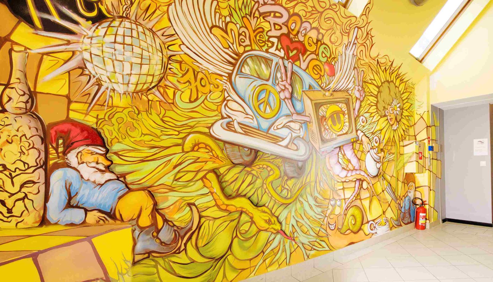Hal - Boogie Hostel