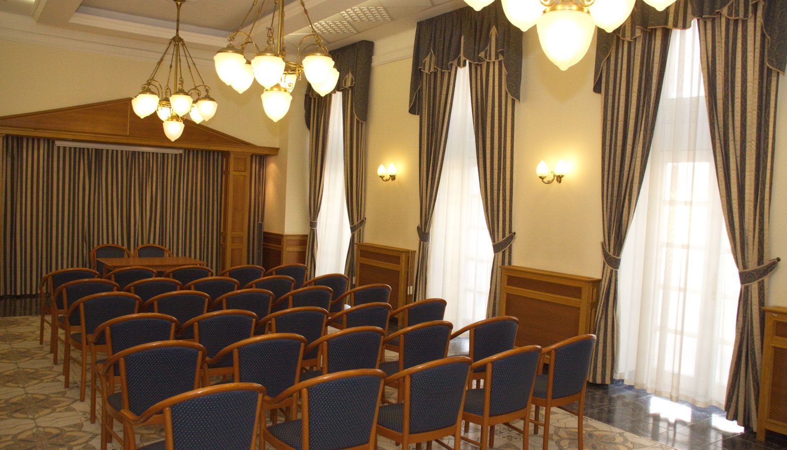 Sala de reuniones - Pannonia