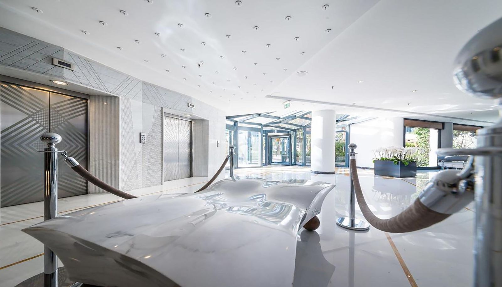Hall - The Nicolaus Hotel