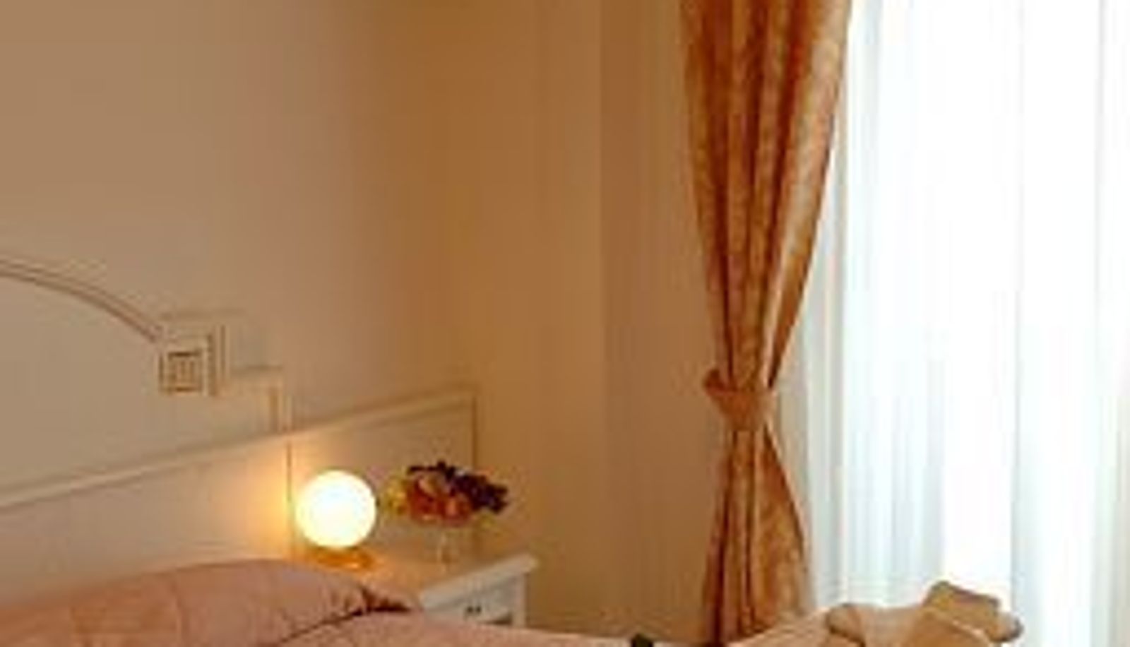 Room - Universal