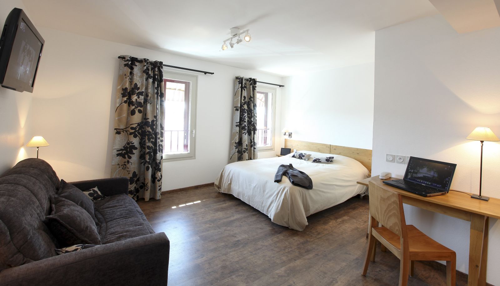 Superior room (double) - Nouvel Hotel Logis