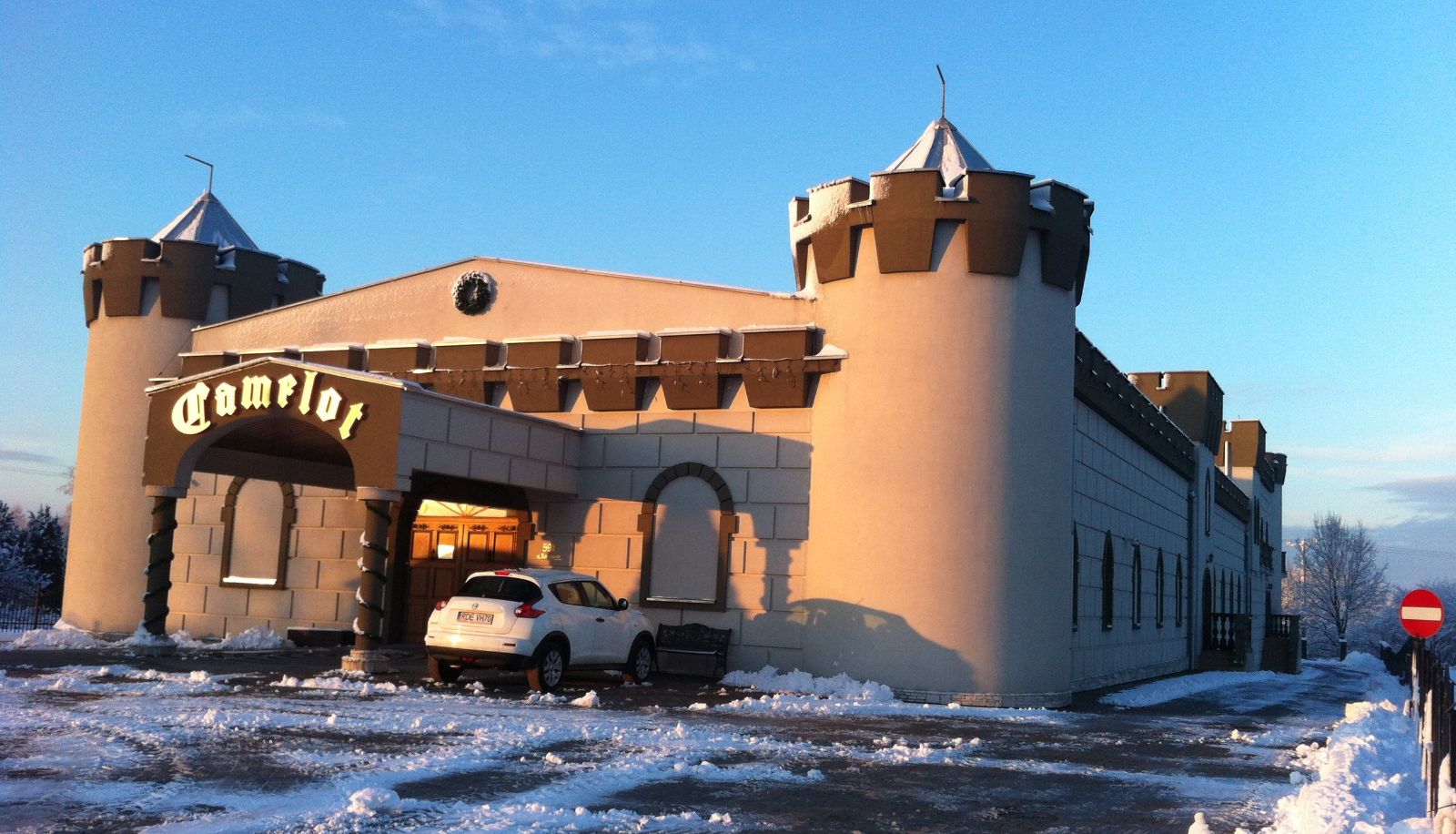 Buitenruimte van het hotel - Zamek Camelot