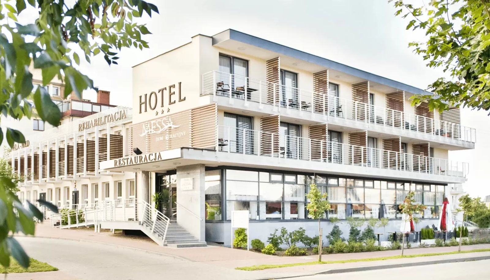 Buitenruimte van het hotel - Messa