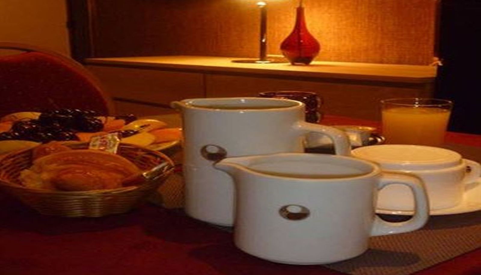 Breakfast room - Media
