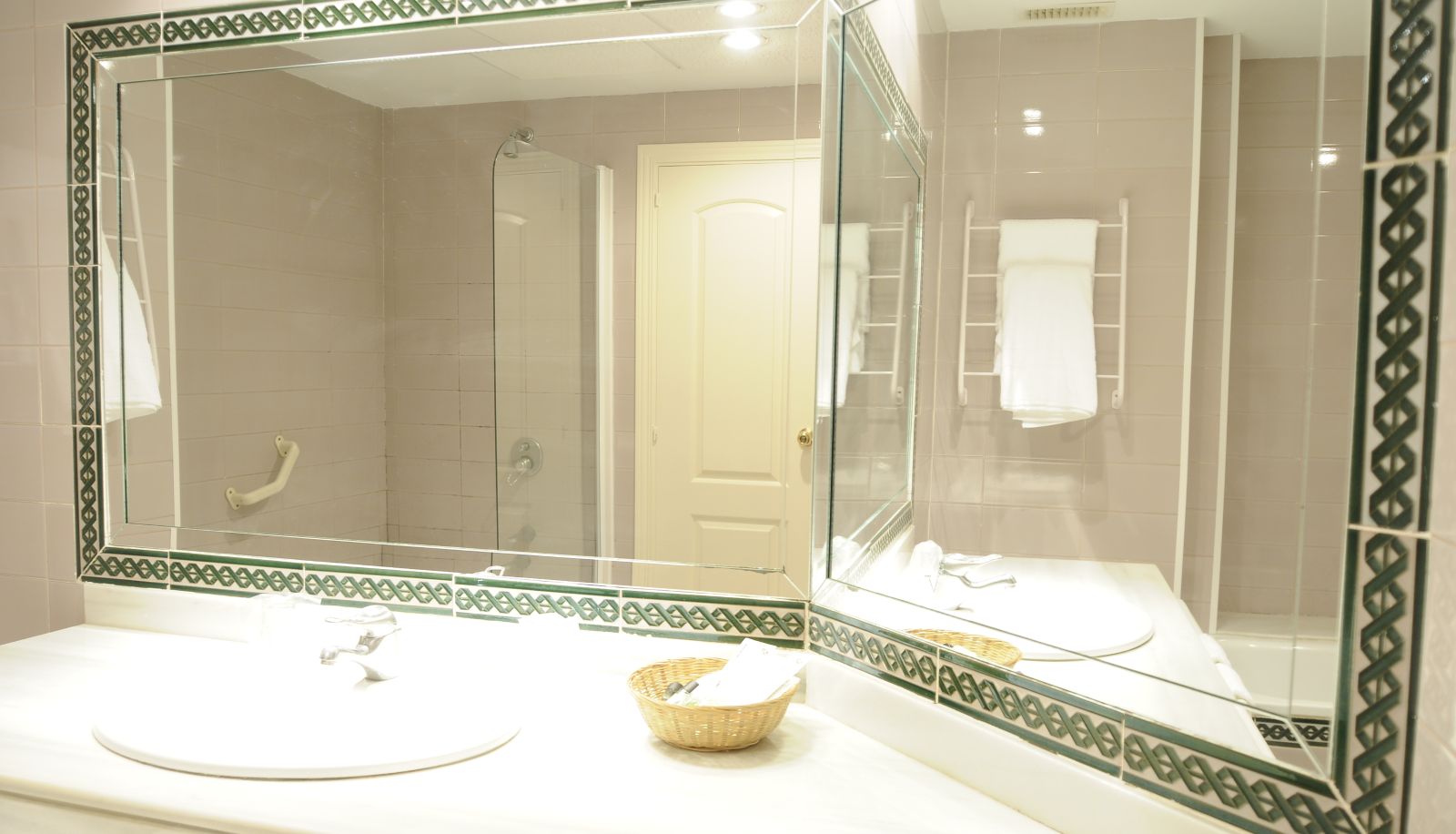 Bathroom - Hotel Apartamentos Simón Verde