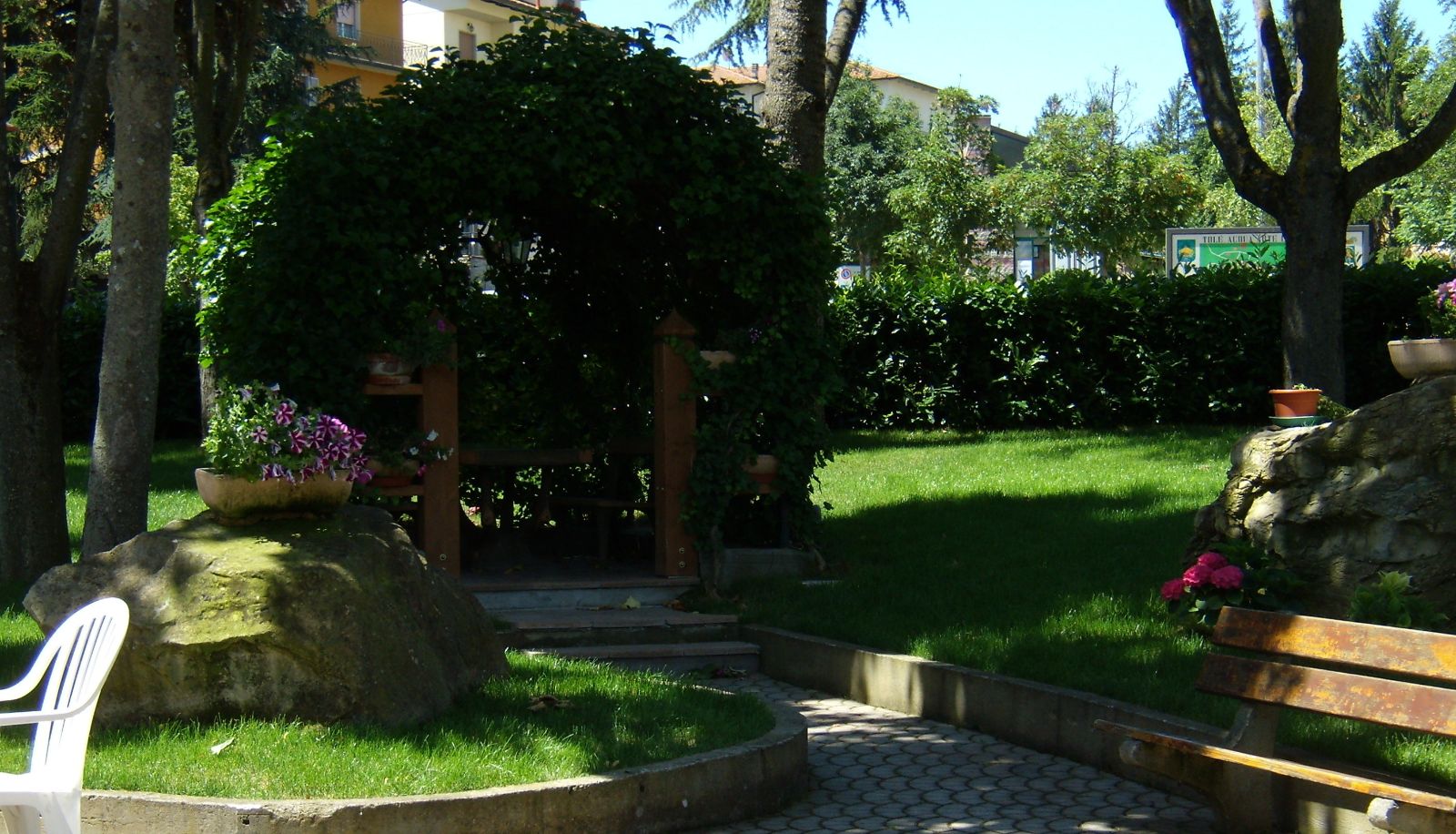 Garden - Falco D Oro