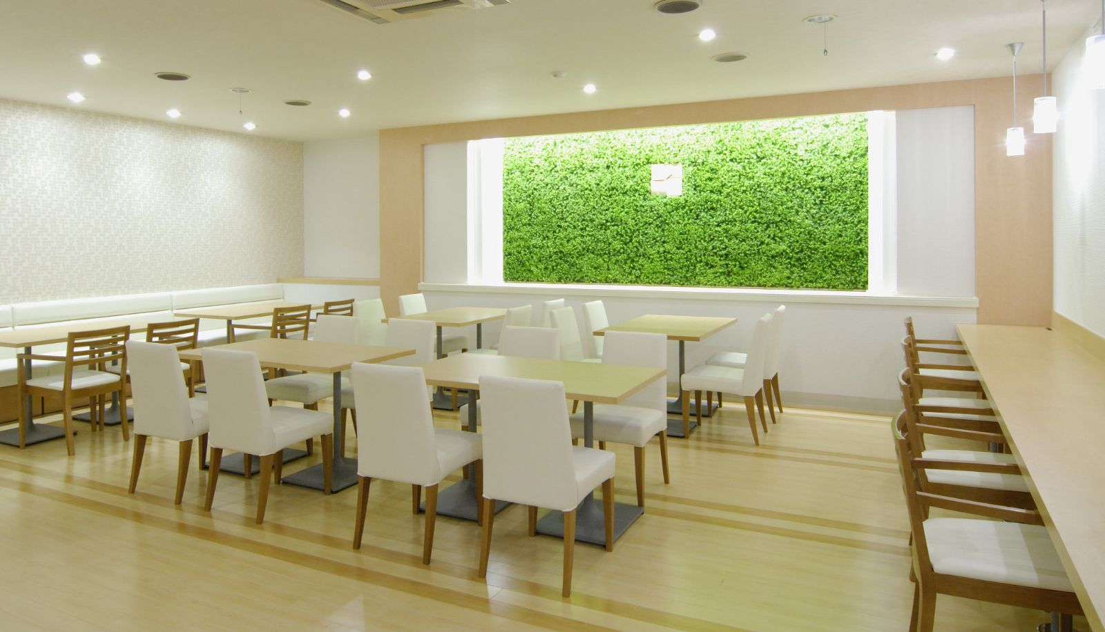 Sala śniadaniowa w restauracji - Green Arbor
