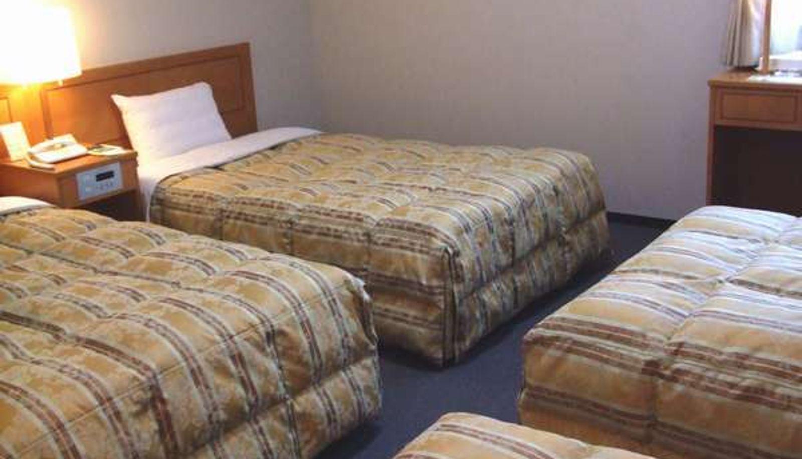 Zimmer - Route Inn Osaka Honmachi