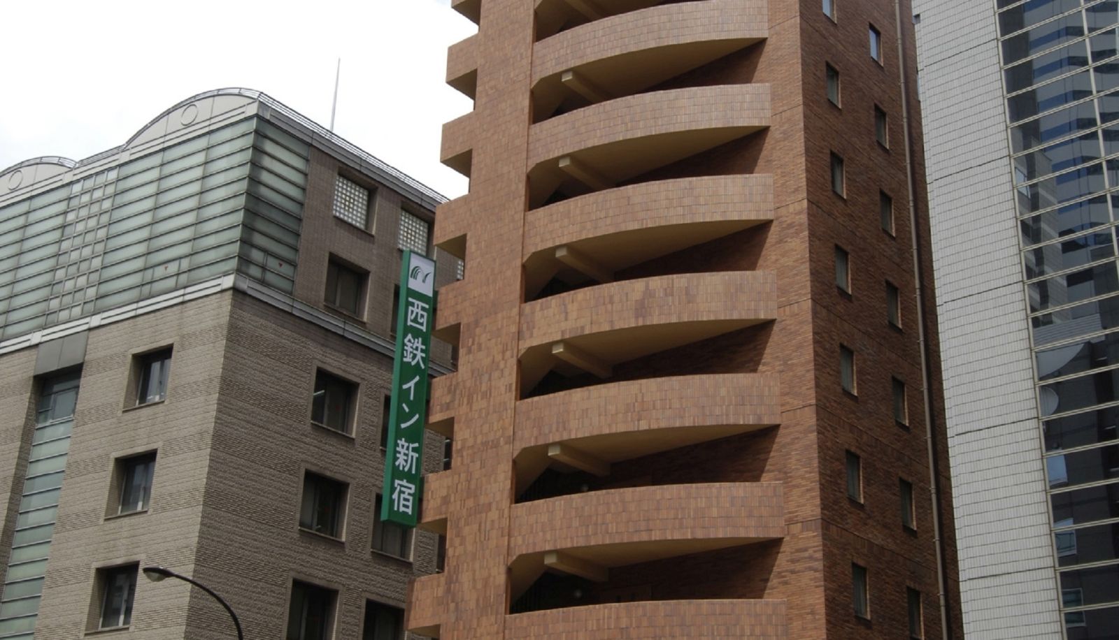 Zewnętrzna część hotelu - Nishitetsu Inn Shinjuku