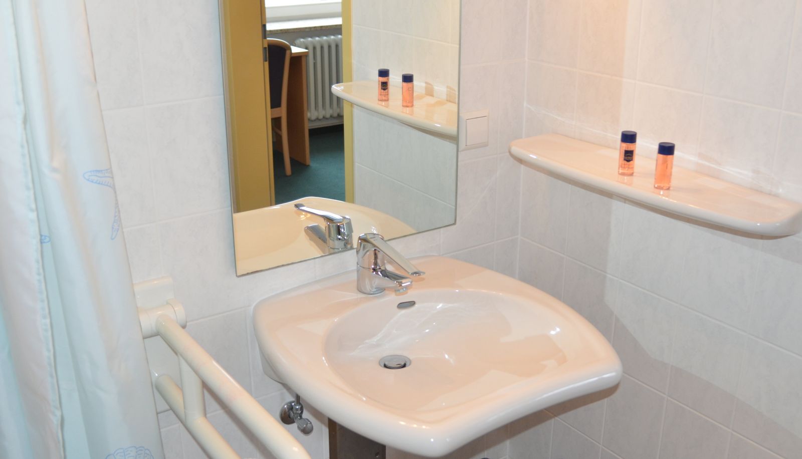 Bathroom - Stephansstift Tagungs- und Gästehaus