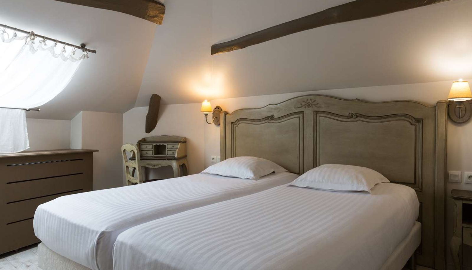 Suite - Hôtel Les Poèmes de Chartres The Originals Boutique