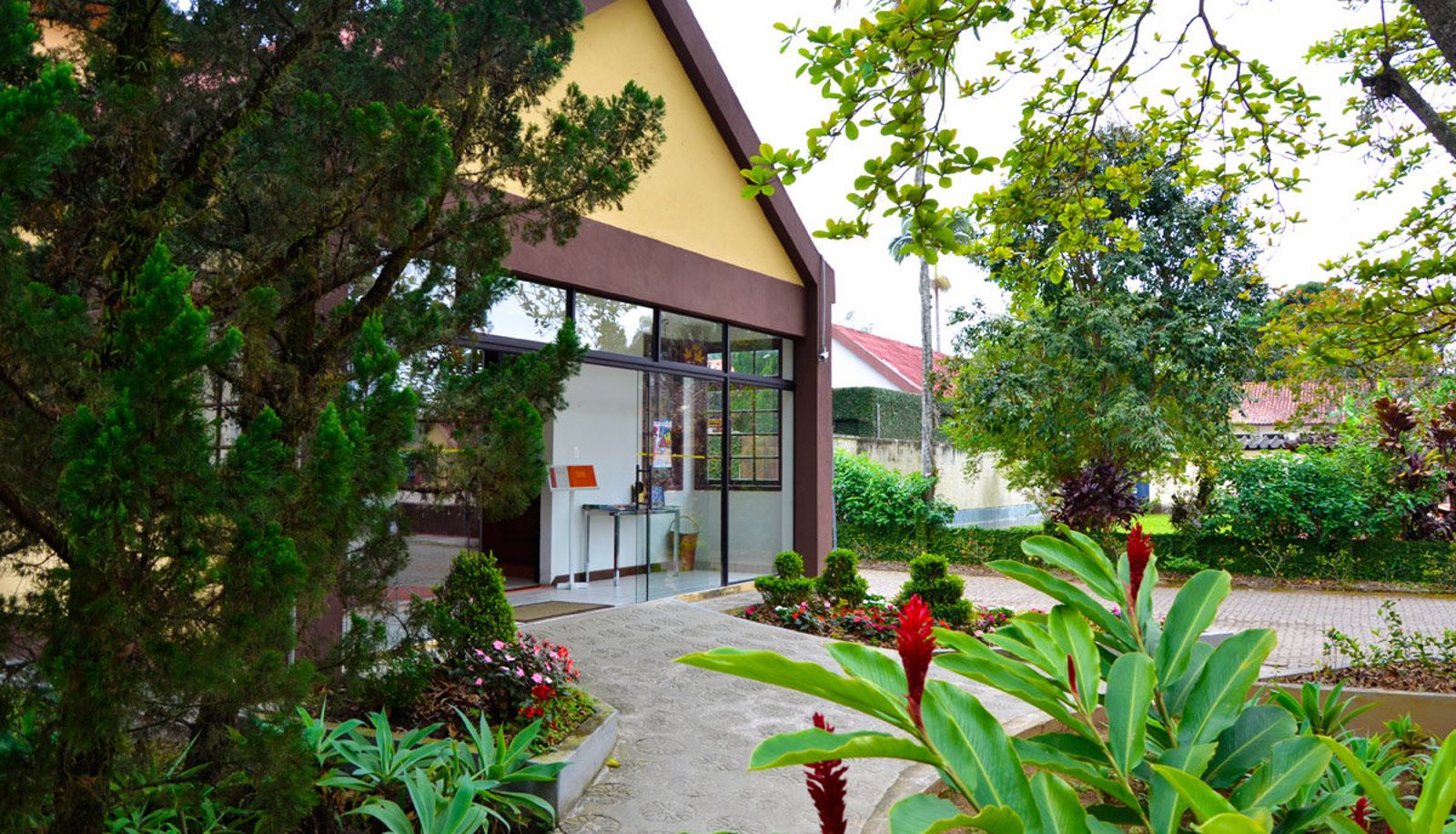 Hotel outdoor area - Hotel Girassol