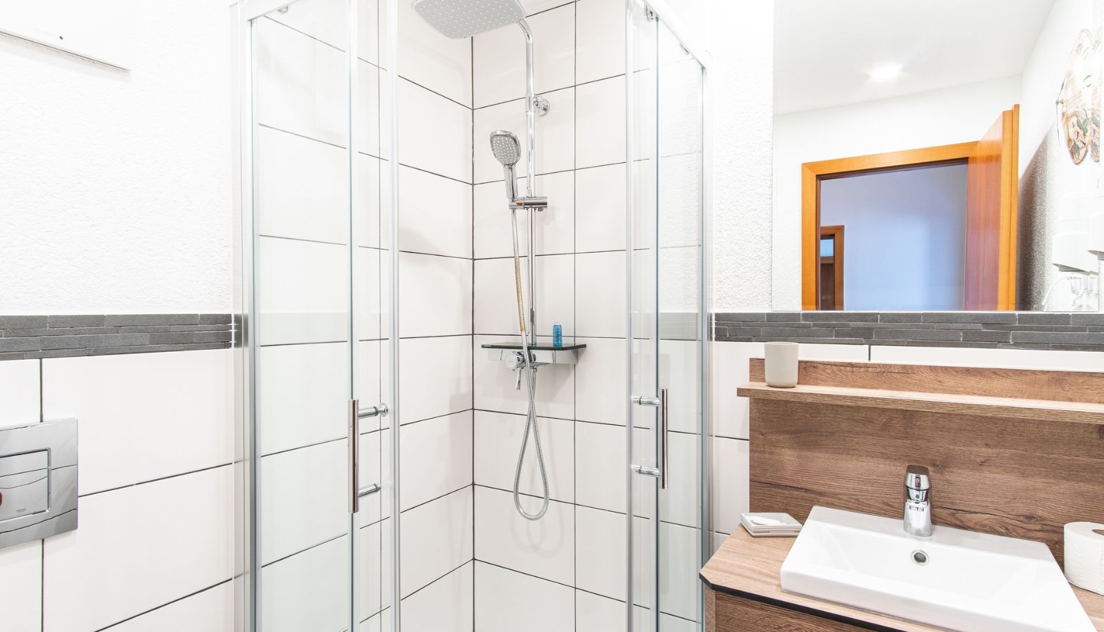 Badezimmer - Pension und Brasserie zu Gutenberg