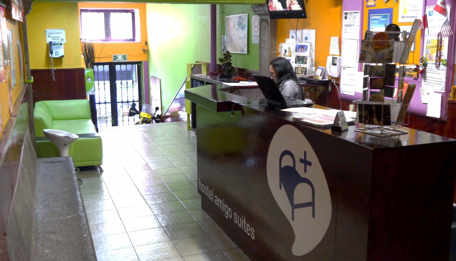 Reception - Amigo Suites  Downtown Hostel