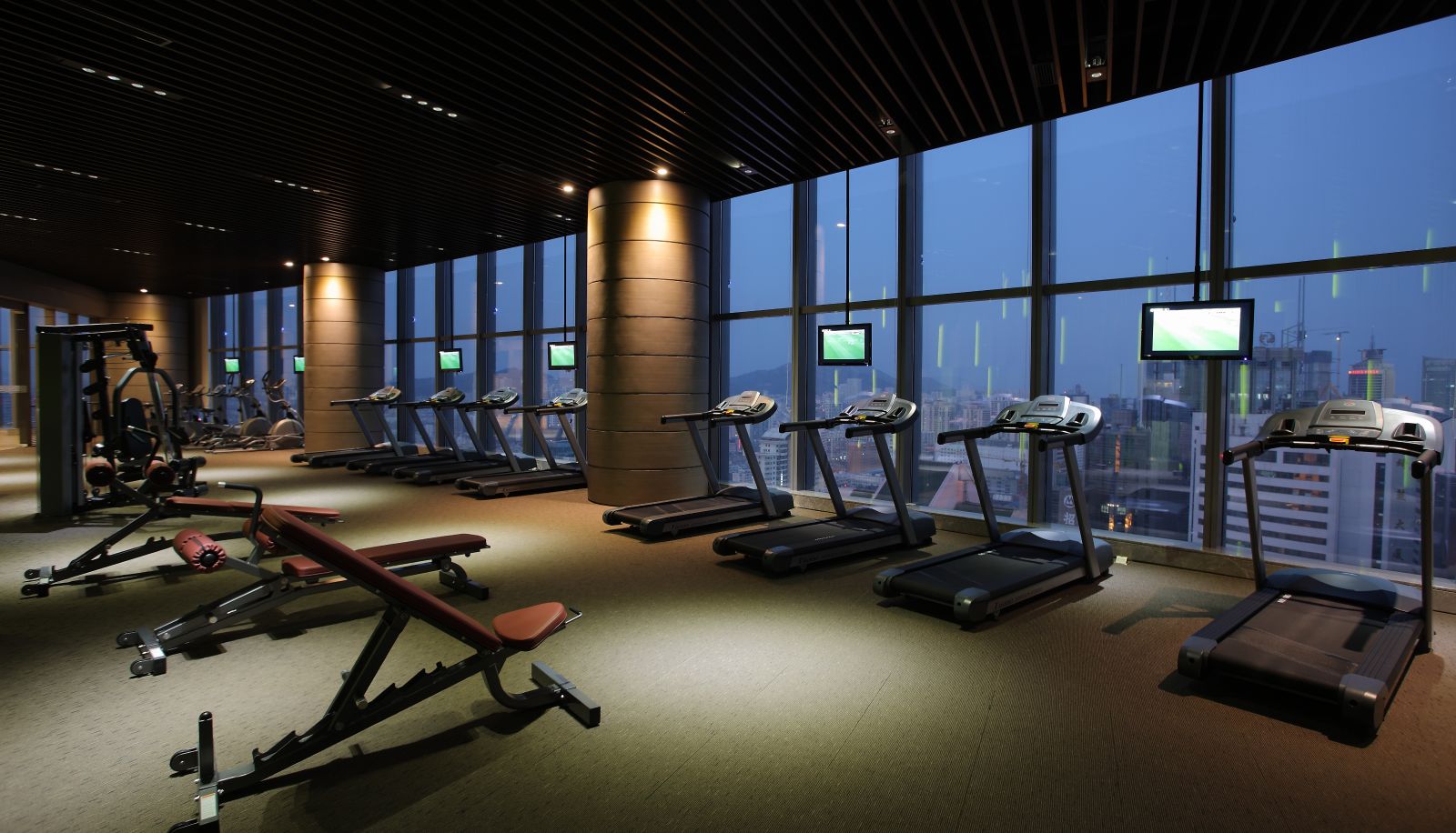 Palestra - Qingdao Wusi Square Grand Madison Seaview Hotel old:Farglory