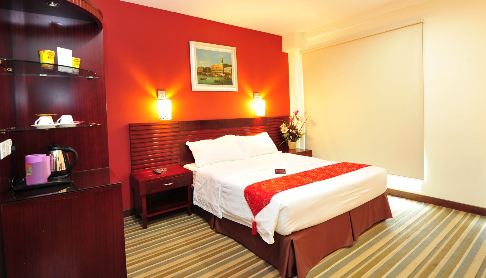 Superior room (double) - Grand Hallmark Hotel