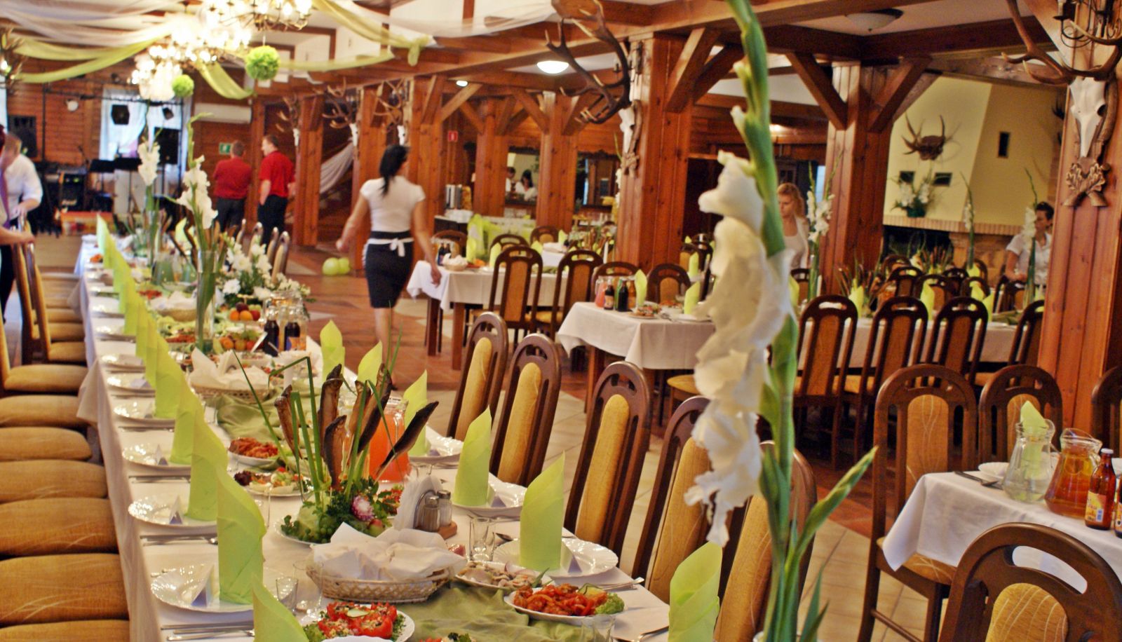 Frühstücksraum innerhalb des Restaurants - Augustowia Centrum Wypoczynkowo-Konferencyjne