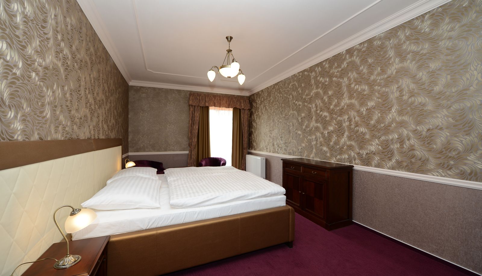 Zimmer mit Balkon - Gold Chotoviny
