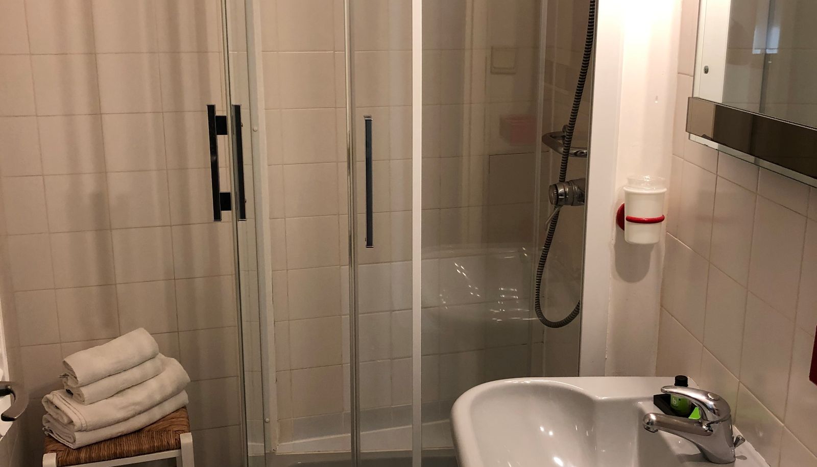Badezimmer - Hotel Saint-Benoit