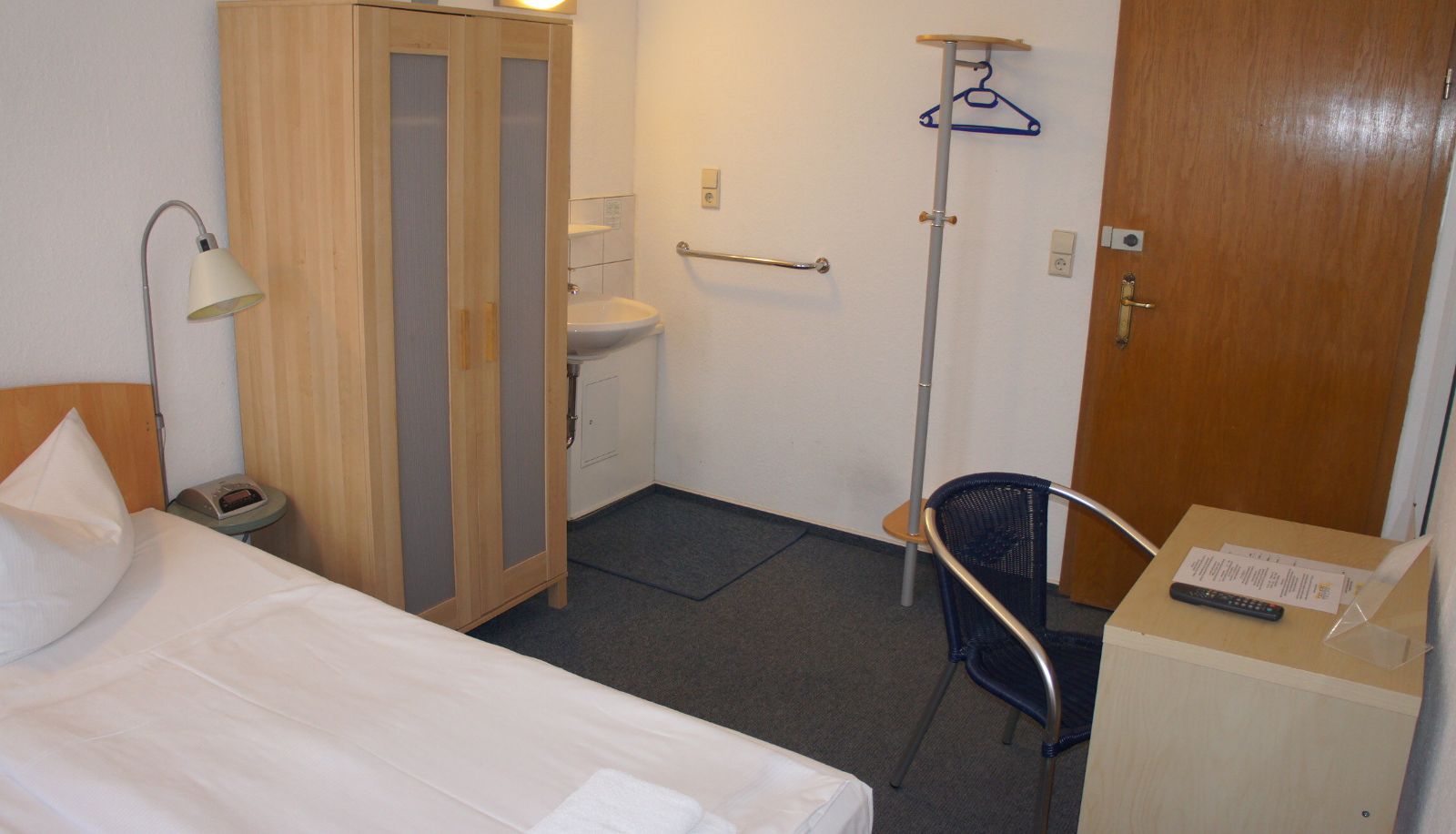 Budget room (double) - Hotel Seifert am Kurfürstendamm