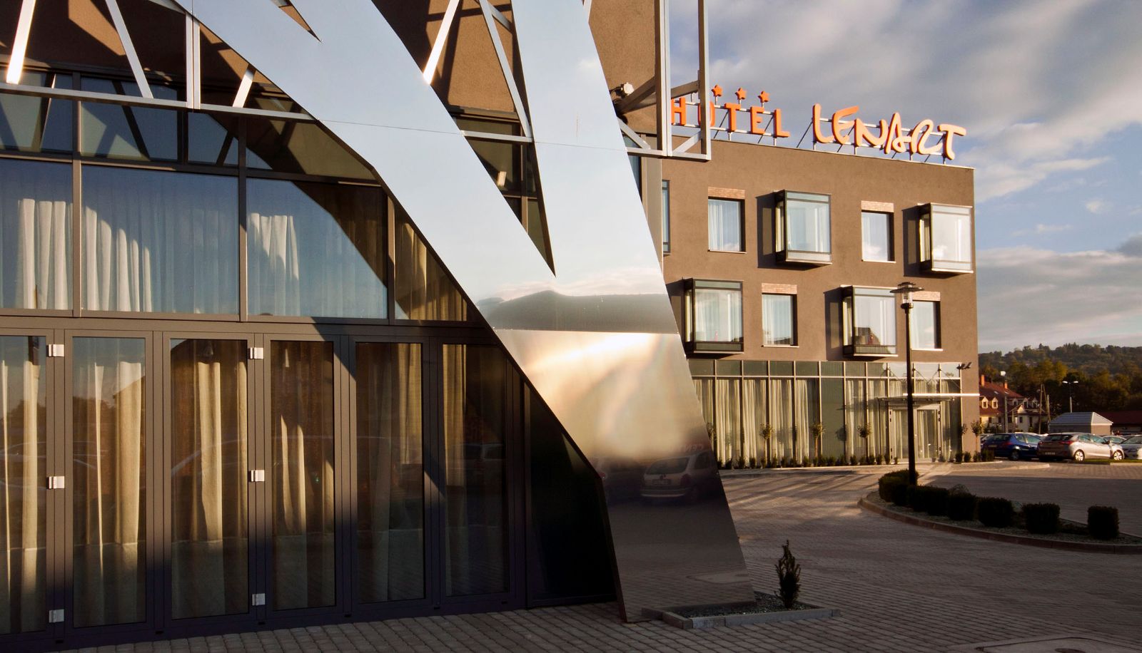 Zona exterior del hotel - Lenart Hotel