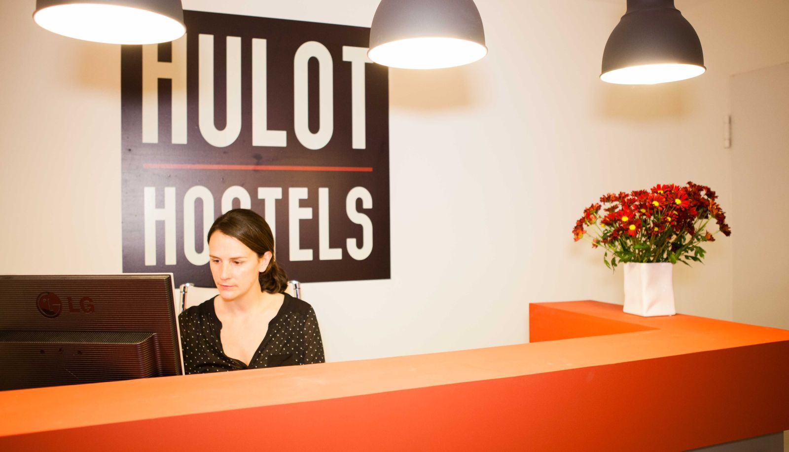 Reception - Hulot B&B Valencia Hostal