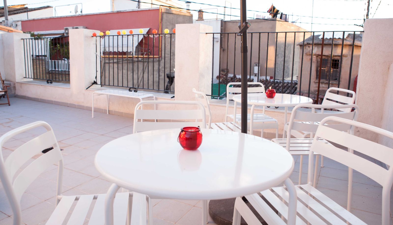 Terasse - Hulot B&B Valencia Hostal