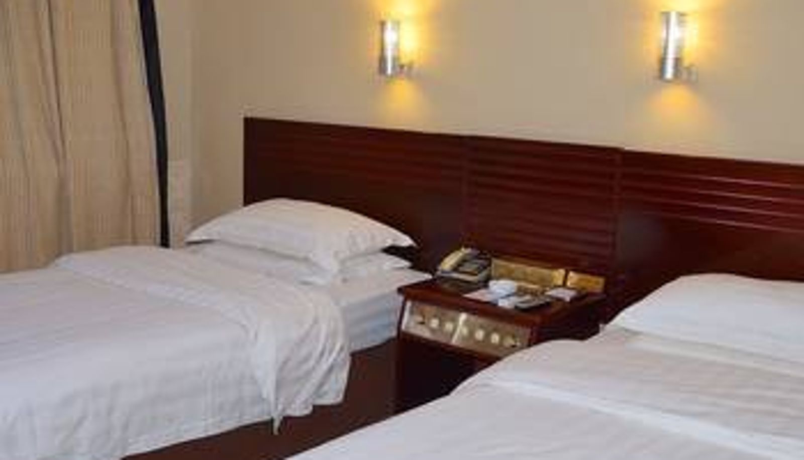 Room - Financial Hotel