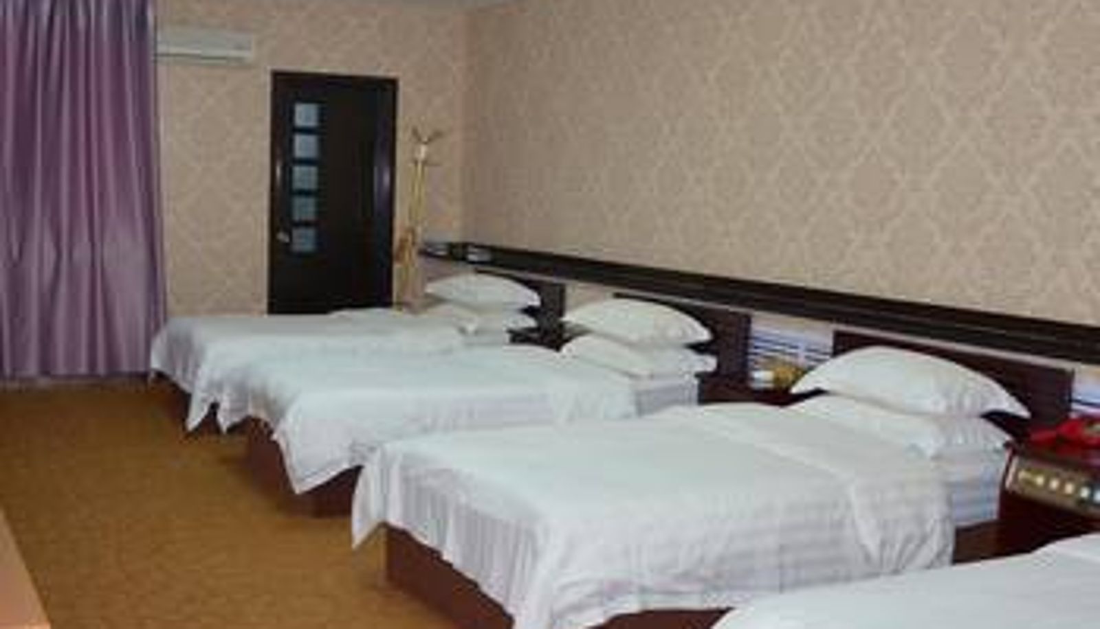 Room - Financial Hotel