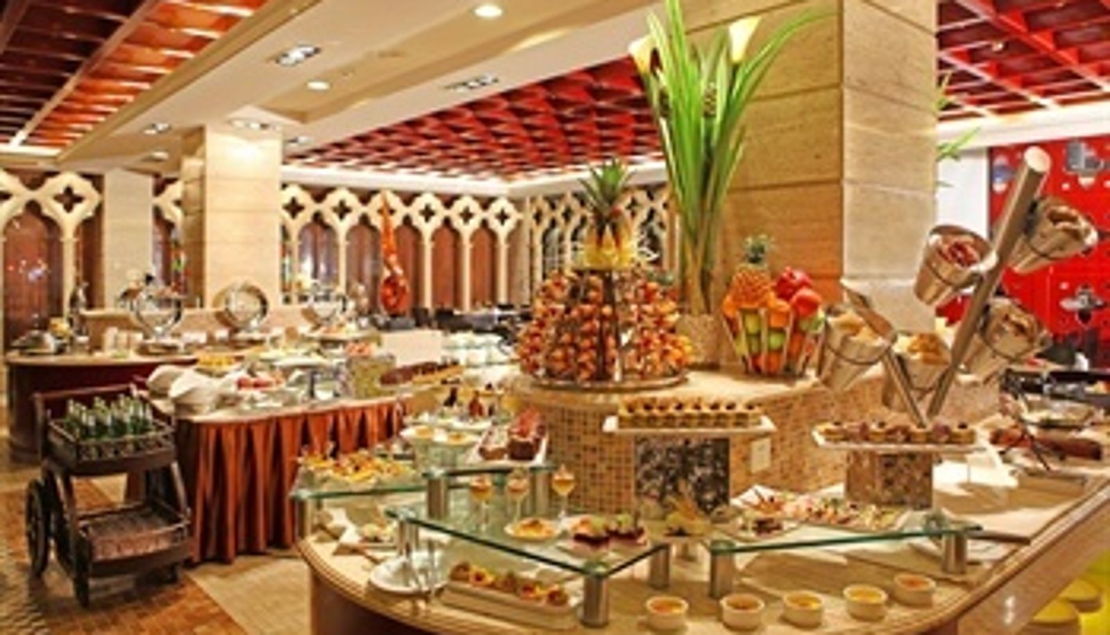 Salle de petit-déjeuner dans le restaurant - East Hotel