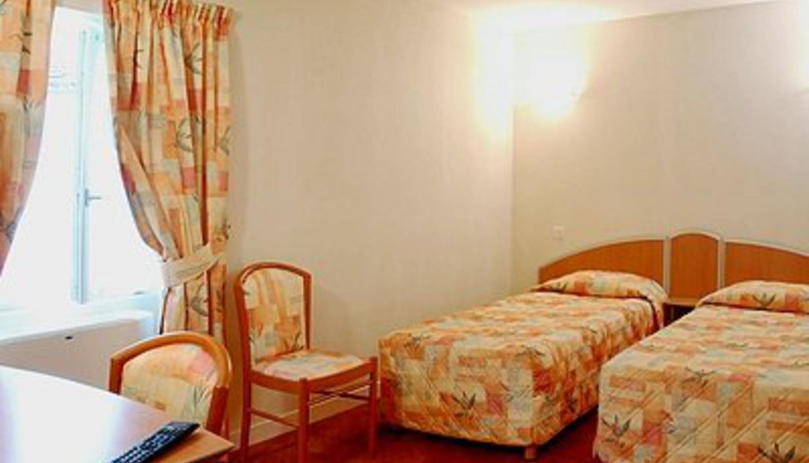 Chambre standard (double) - De France Rest Le Lucullus Logis