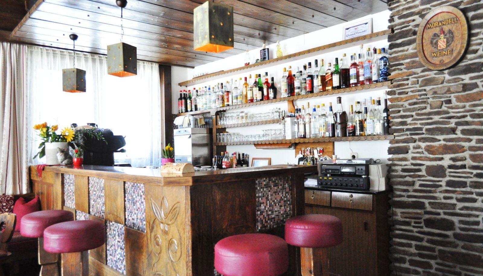 Bar - Tiroler Cafe